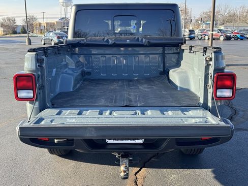 Used 2024 Jeep Gladiator Sport image 25