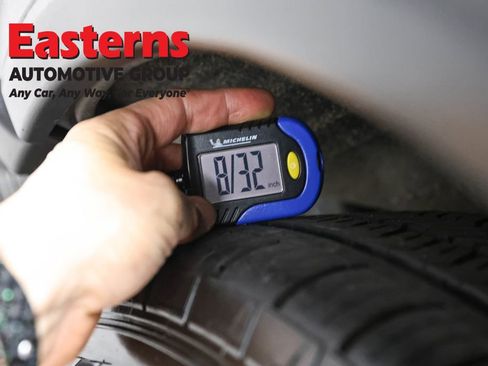 Used 2020 Nissan Pathfinder SL AWD/4WD image 32