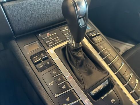 Used 2018 Porsche Macan image 17