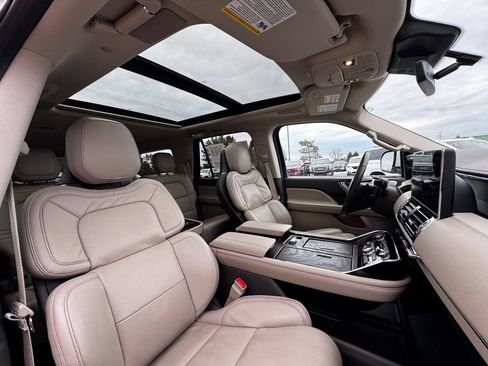 Used 2024 Lincoln Navigator L Reserve w/ Equipment Group 201A AWD/4WD image 30