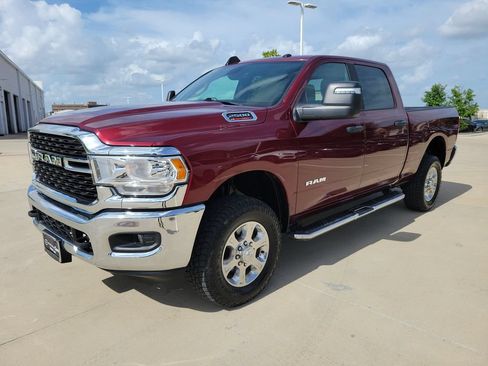 Used 2024 RAM 2500 Big Horn AWD/4WD image 4