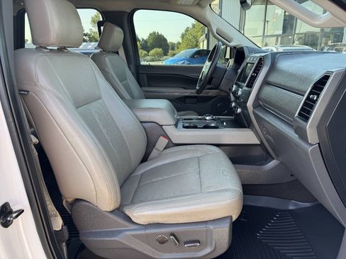 Used 2019 Ford Expedition Max XLT w/ Equipment Group 202A RWD image 21