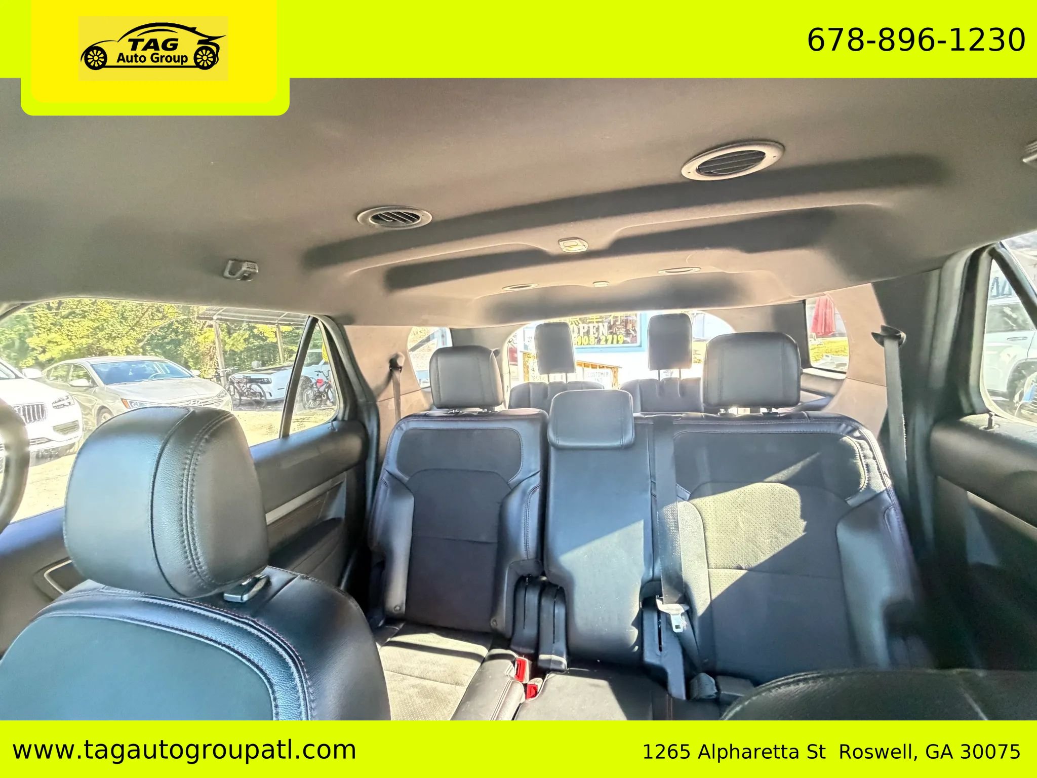Used 2019 Ford Explorer XLT w/ Equipment Group 202A AWD/4WD image 13