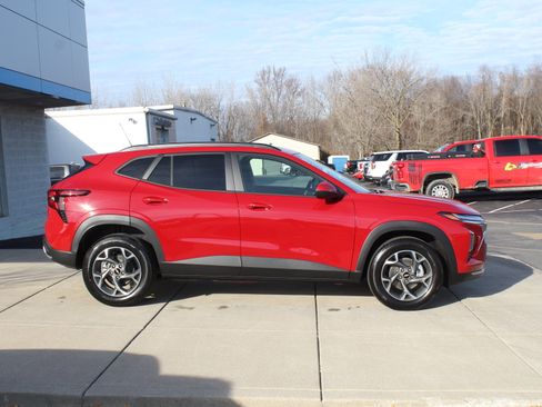 New 2026 Chevrolet Trax LT image 3