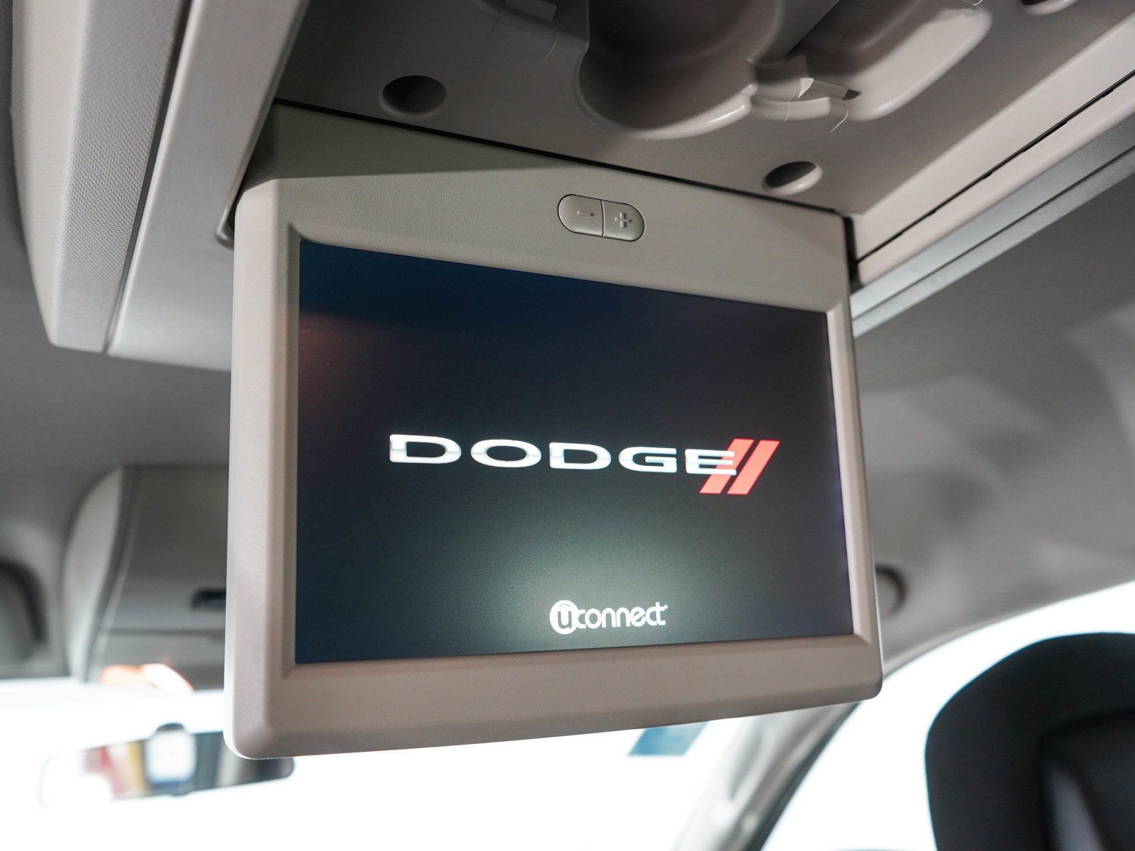 Used 2014 Dodge Grand Caravan SXT w/ Rear Park Assist Package FWD image 17