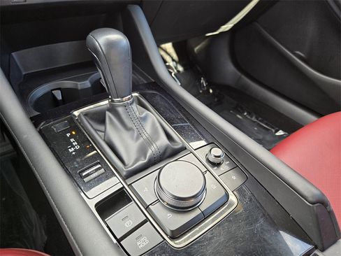 Used 2021 MAZDA MAZDA3 Premium Plus image 21