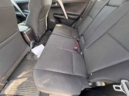 Used 2018 Toyota RAV4 XLE AWD/4WD image 13