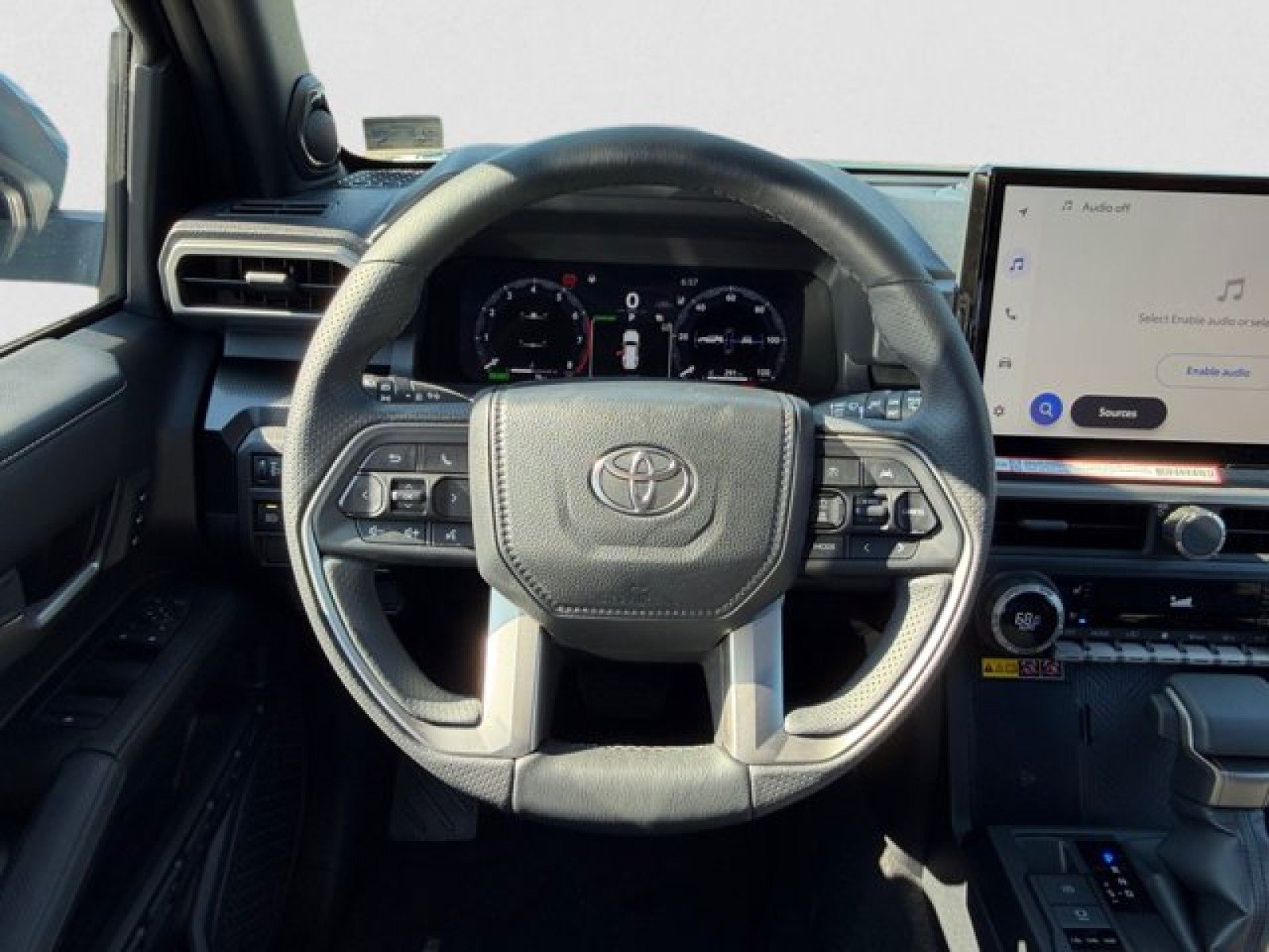 Used 2025 Toyota 4Runner Limited AWD/4WD image 15