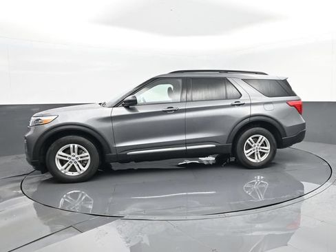 Used 2023 Ford Explorer XLT w/ Equipment Group 202A AWD/4WD image 5