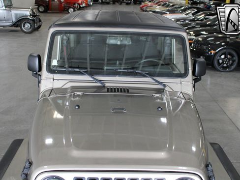 Used 2006 Jeep Wrangler Rubicon image 2