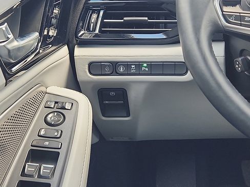 Used 2023 Acura MDX SH-AWD w/ Technology Package image 13