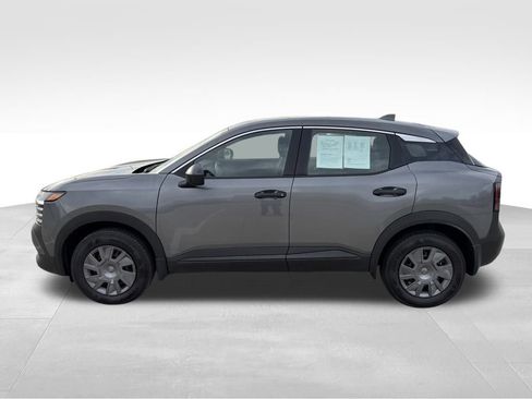 Used 2025 Nissan Kicks S image 4