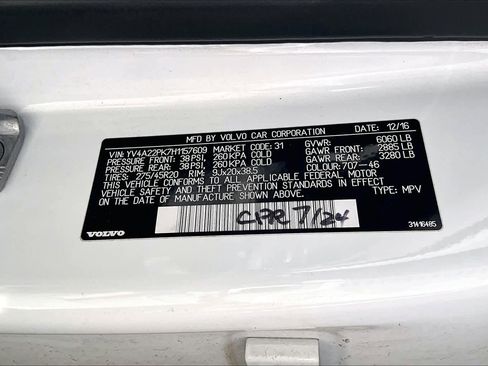 Used 2017 Volvo XC90 T6 Momentum w/ Vision Package image 32