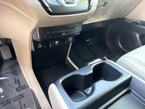 Used 2021 Honda Odyssey Touring image 32