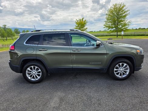 Used 2019 Jeep Cherokee Latitude w/ Popular Appearance Group AWD/4WD image 4