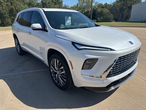 Certified 2025 Buick Enclave Avenir w/ Super Cruise Package image 7