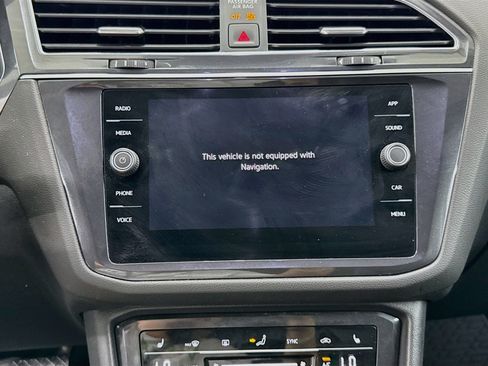 Used 2023 Volkswagen Tiguan SE FWD image 33