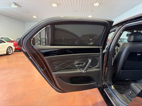 Used 2014 Bentley Flying Spur W12 image 20