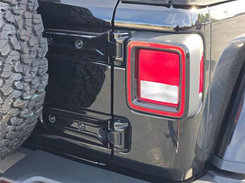 Certified 2021 Jeep Wrangler Unlimited Rubicon image 13