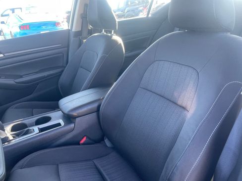 Used 2025 Nissan Altima 2.5 SV image 35