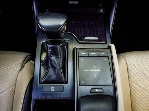 Used 2020 Lexus ES 350 Ultra Luxury w/ Accessory Package 2 FWD image 20