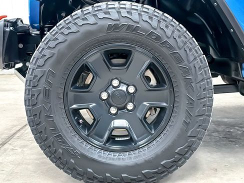Used 2023 Jeep Gladiator Mojave w/ LED Lighting Group AWD/4WD image 26