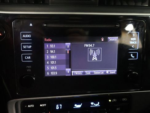 Used 2019 Toyota Corolla LE image 39