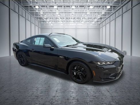Used 2025 Ford Mustang GT RWD image 8