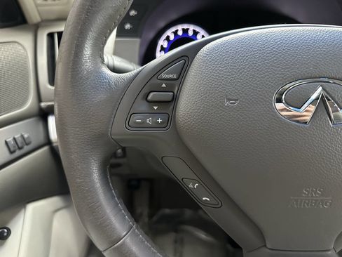 Used 2011 INFINITI G37 Journey w/ Premium Pkg image 18