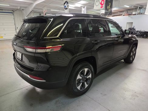 Used 2024 Jeep Grand Cherokee Limited 4xe AWD/4WD image 8
