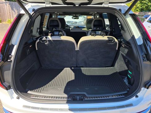 Certified 2026 Volvo XC90 B6 Plus w/ Protection Package Premier AWD/4WD image 17