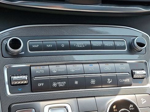 Certified 2023 Hyundai Santa Fe Limited AWD/4WD image 16
