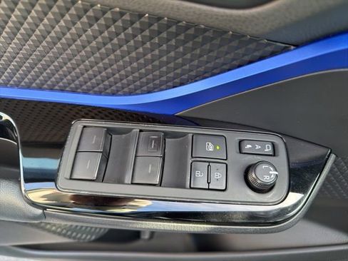 Used 2020 Toyota C-HR XLE image 15