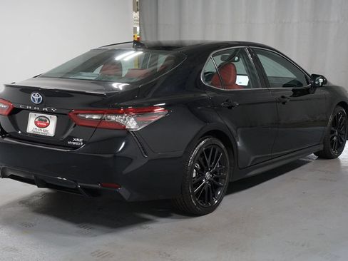 Certified 2022 Toyota Camry XSE FWD image 8