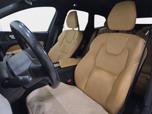 Used 2018 Volvo XC60 T6 Inscription w/ Convenience Package image 16