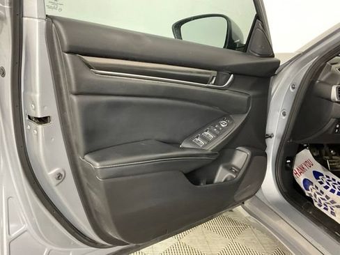 Used 2018 Honda Accord Sport image 13