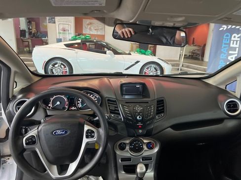 Used 2018 Ford Fiesta SE image 12