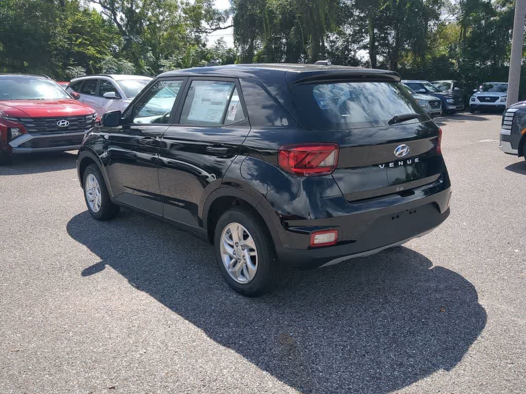 New 2026 Hyundai Venue SE FWD image 4