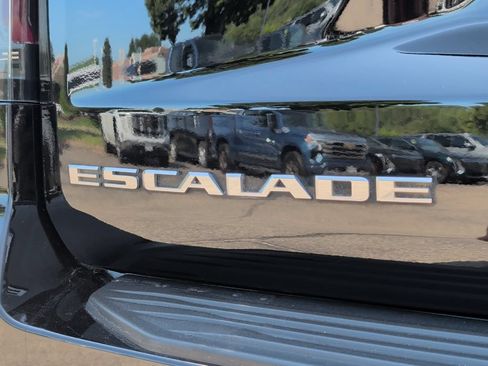 Used 2023 Cadillac Escalade Premium Luxury AWD/4WD image 41