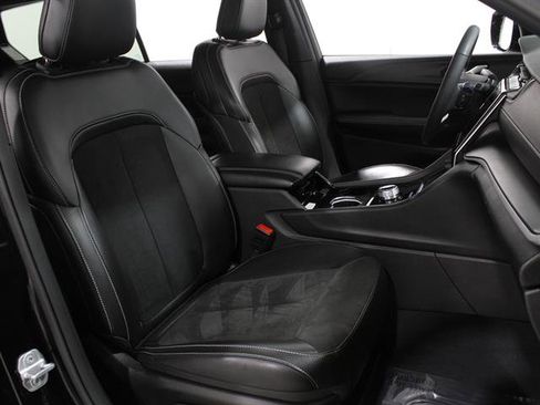 Used 2023 Jeep Grand Cherokee L Laredo image 17