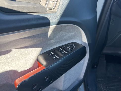 Used 2023 Ford Maverick XLT image 8