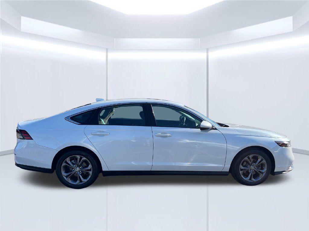 Used 2024 Honda Accord EX image 6