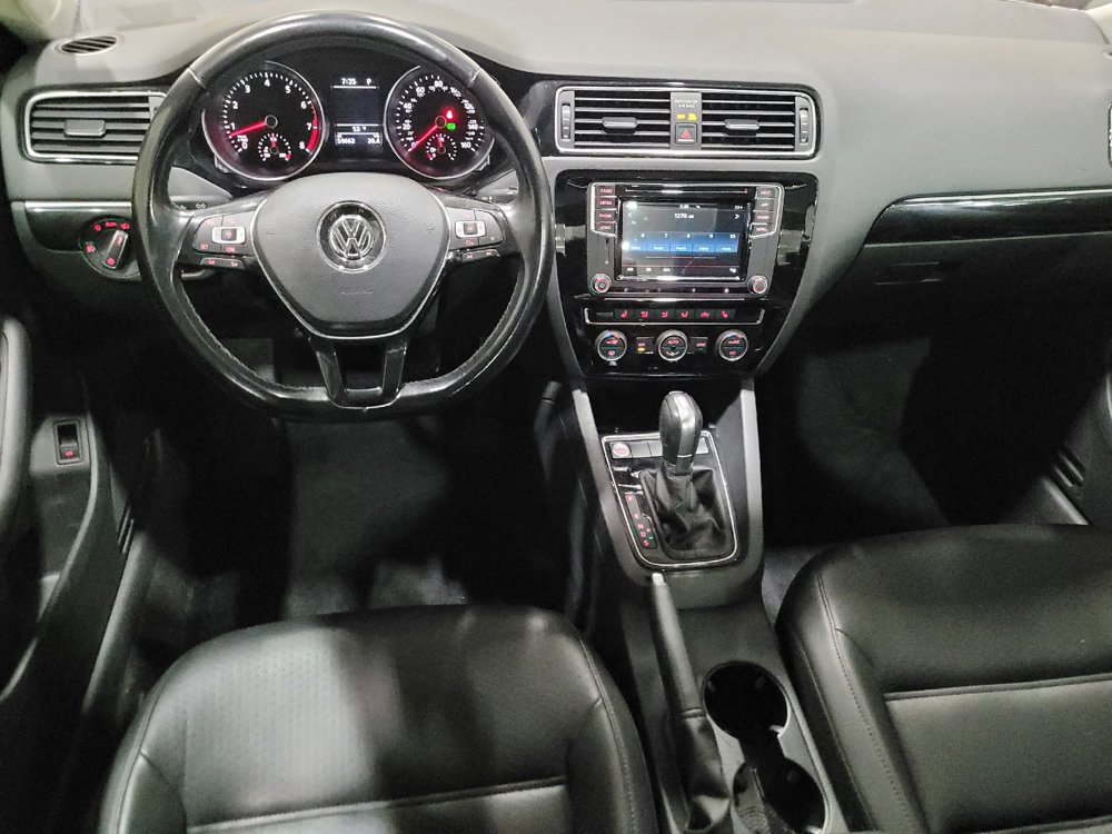 Used 2017 Volkswagen Jetta SEL FWD image 22