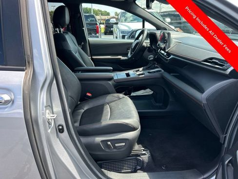 Used 2024 Toyota Sienna XSE w/ XSE Plus Package FWD image 24
