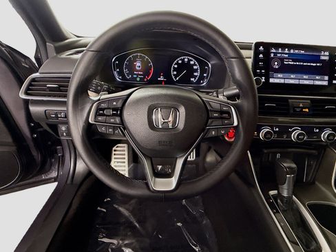 Used 2018 Honda Accord Sport image 13