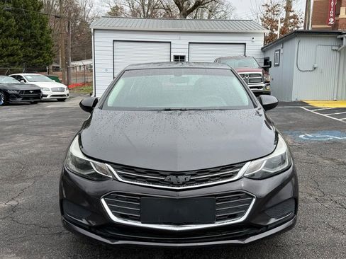 Used 2017 Chevrolet Cruze LT w/ Convenience Package image 3