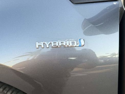 Used 2022 Toyota Prius Limited image 23