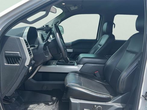 Used 2019 Ford F250 Lariat w/ Lariat Ultimate Package AWD/4WD image 7