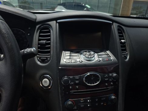 Used 2017 INFINITI QX50 2WD w/ Technology Package image 4