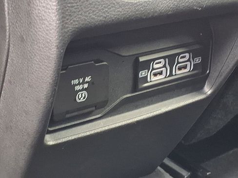 Used 2025 Jeep Grand Cherokee Altitude AWD/4WD image 17